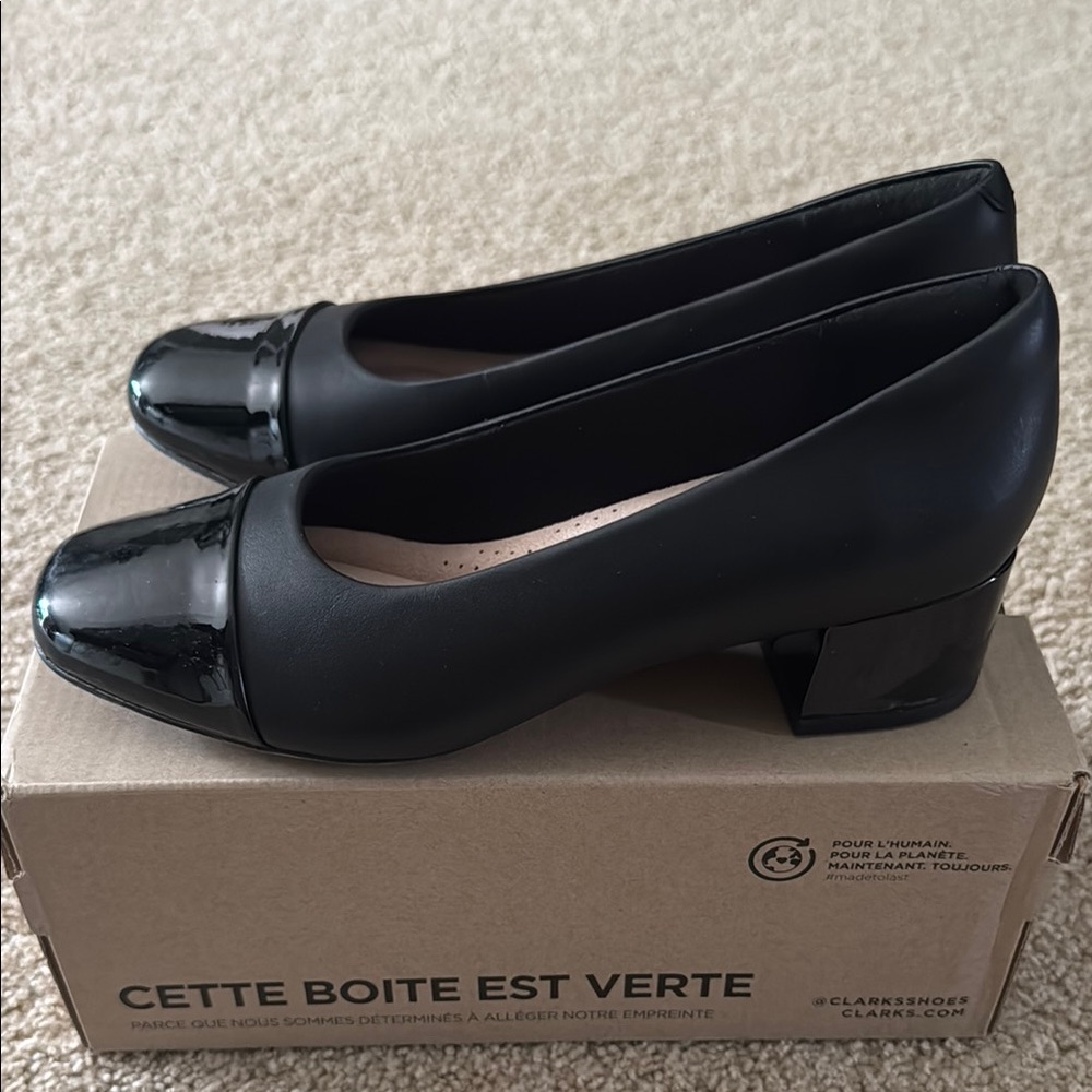 Clarks Black Low Heel Pumps - Picture 4 of 7